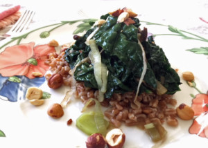 farro, leeks, mushrooms and dinosaur kale on a plate.