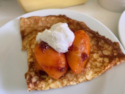 Apricot and ricotta crepes